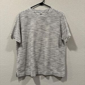 Women's textured striped short sleeve tee Size M